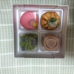 吉はし菓子店 - 左上から時計回り　紅椿　若菜　下　雪中梅　山里