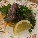 よってけ酒場 - アジのお刺身