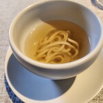 ヒカリヤ ニシ - 納豆菌を使ったうどん、雉のコンソメスープ。