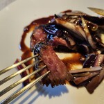 ヒカリヤ ニシ - 炭火焼き信州牛。