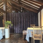 ヒカリヤ ニシ - 店内。