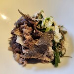 ヒカリヤ ニシ - 「太陽と大地」東御産米リゾットに安曇野産ツキノワグマ、黒トリュフ、パルミジャーノ・レッジャーノ、芹。