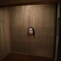 美山荘 - 餅花の奥のお面がちと怖い