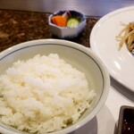 ステーキ屋 扇 - ご飯もツヤツヤ