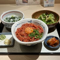 牛刺しと焼肉 仔虎 クリスロード店 - 