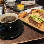 自家焙煎珈琲みじんこ - コーヒーとハンバーグサンド