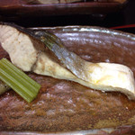 無似舎 - ハマチの焼き物