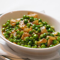 グリンピースとオニオンのソテー