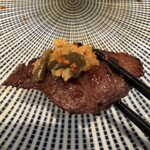 炭焼牛たん東山 - 相性抜群の南蛮味噌と共に