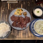 炭焼牛たん東山 - 牛たん定食　大盛