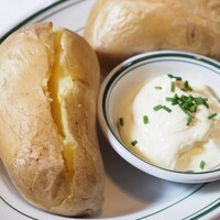 ベイクドポテト サワークリーム添え