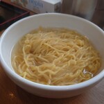 ふかがわ らぁめん道場 極 - 大盛は替え玉で提供、ちゃんとスープに浸かってます。