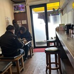 らーめん神 - 店内