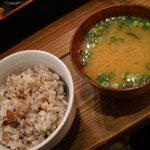 瓦屋ごはん - 【夜ごはん】おばんさい膳 の 十穀米ごはんと味噌汁