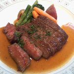 ラトラス - 和牛リヴロースのポワレ　ポワヴラードソース