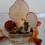 ラトラス - タルトタタンとグラスバニラ　シナモンの香るキャラメルソース