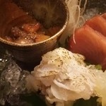 しゅんか - メニューに無いが刺身盛合せ1300円ヨコワ・鱧焼き霜・ナマコ・クラゲ
                                
                                