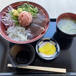 焼津の網元 いちまる - 料理写真:海鮮3種の駿河丼
