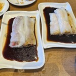 添好運 - 焼豚のチョンファン(左、1個喰われてます)、エビのチョンファン