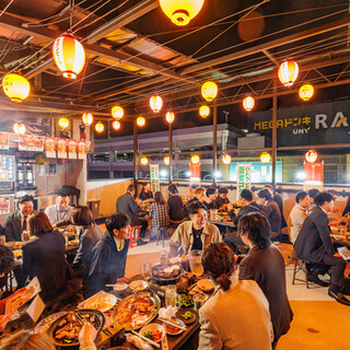 個室＆全天候型屋上スペースで厳選焼肉と名物釜炊きご飯を楽しむ