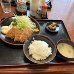 獅子王 - チキンカツ定食750円(税別)