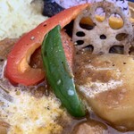 Bookcafe SAFARI - ソテーしたパプリカやピーマンがいい色合いです♪