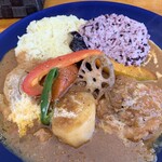 Bookcafe SAFARI - こちらの唯一のフードメニューの「チキンスパイスカレー」♡