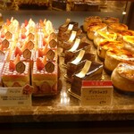 カルチェ・ラタン - ショーケース内の品