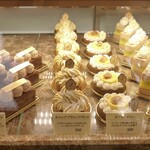 カルチェ・ラタン - ショーケース内の品