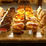 カルチェ・ラタン - ショーケース内の品