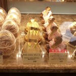 カルチェ・ラタン - ショーケース内の品