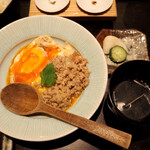 おみ乃 椿 - 親子丼とそぼろ丼のハーフ&ハーフ & スープ & 漬物