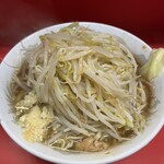 ラーメン二郎 - 小豚野菜からめニンニク