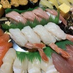 銀のさら - 料理写真:お寿司盛り合わせ。