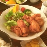 おりーぶ - 農協会館の「おりーぶ」で唐揚げ定食^_^ ボリューム満点！