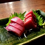 ウタリ - いいまぐろです。かなり厚めの切付け。