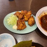 らー麺 鉄山靠 石山店 - 唐揚げ、大きいのが4つ