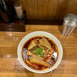 老四川 - 伝統紅焼牛肉麺