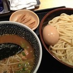 麺屋一燈 - チャーシュー品切れの場合は味玉乗っけてもらいまーす。