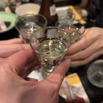 小料理 椿 - 日本酒に切り替え改めて、カンパ〜イ♬