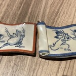 炭火焼鳥issiki - 鳥獣戯画の箸置き