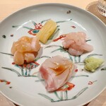 すが弥 - ツマミの四点盛り。手前は九絵です