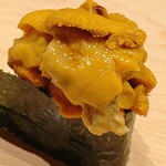 すが弥 - ムラサキウニと馬糞ウニの競演です