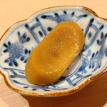 すが弥 - 唐墨です。少しずつ齧りながら握りまでの時間を過ごします