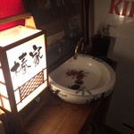ツバキハウス - 餃子BAR、一階の手洗い場です（＾ν＾）