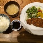 キッチンごりら - ロースカツ（上方から）