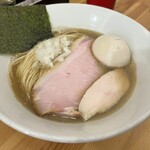 煮干らーめん 川むら - 奥さまの煮干らーめん正油 こちらも心意気味玉付き。