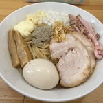 煮干らーめん 川むら - まぜそば300g♪といつもの心意気の味玉。