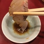 ニュー新橋ビル 牡蠣入レ時 - 鯛　歯応えと甘味が堪らない