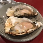 ニュー新橋ビル 牡蠣入レ時 - 宮島産焼き牡蠣